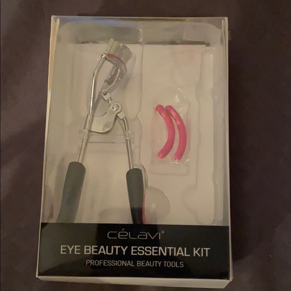 Eyelash curler